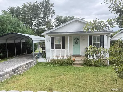 1925 New Madrid St, Cape Girardeau, MO 63701