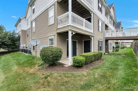 Exterior - 9102 Spring Creek Ln, O'fallon, MO 63368 photo 6 of 10