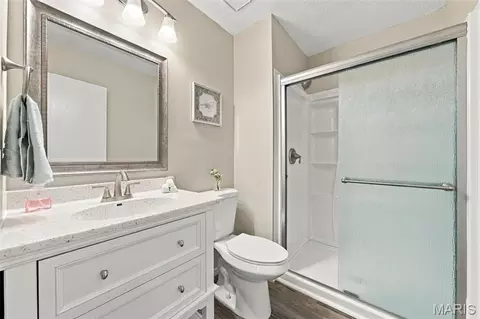 Bath - 6 S Perry Cir, O'fallon, MO 63366 photo 1 of 2