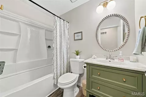 Bath - 6 S Perry Cir, O'fallon, MO 63366 photo 2 of 2