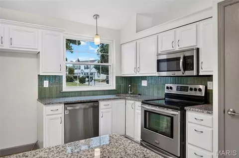 Kitchen - 12 Lamplighter Ln, O'fallon, MO 63368 photo 2 of 4