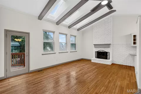 Living - 12 Lamplighter Ln, O'fallon, MO 63368 photo 2 of 6