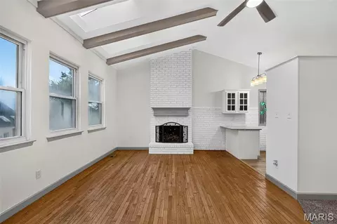 Living - 12 Lamplighter Ln, O'fallon, MO 63368 photo 3 of 6