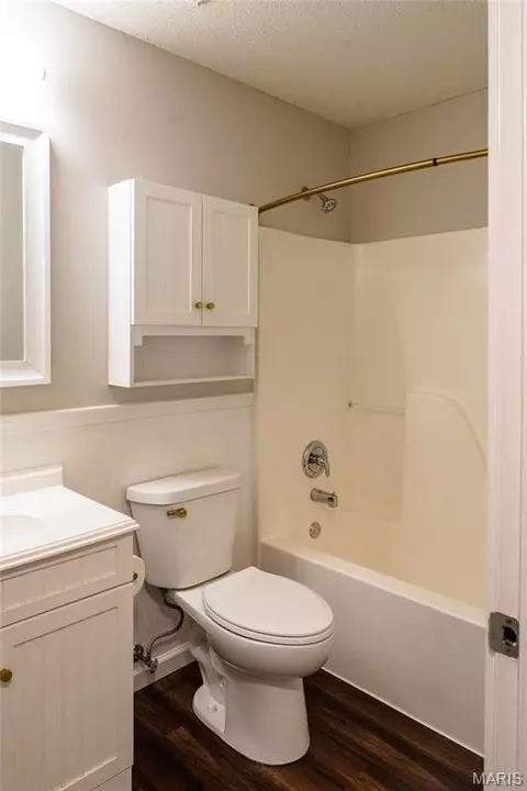 Bath - 3858 Birch Dr, Imperial, MO 63052 photo 4 of 6