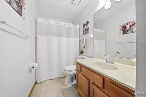 Bath - 550 Spring Glen Dr, Ballwin, MO 63021 photo 1 of 2