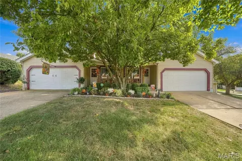 Exterior - 550 Spring Glen Dr, Ballwin, MO 63021 photo 2 of 3