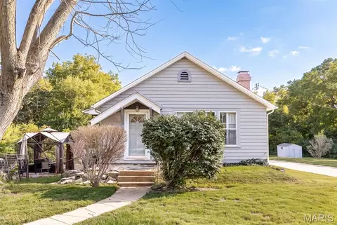 9958 South Rd, Fairview Heights, IL 62208