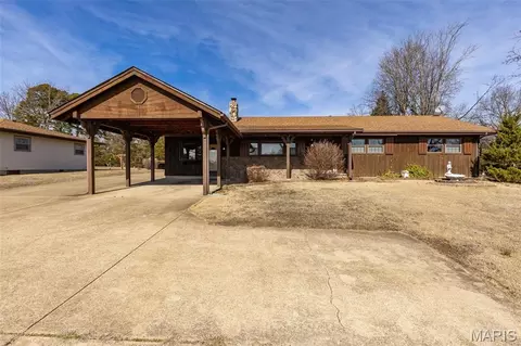 6229 Highway 32, Farmington, MO 63640
