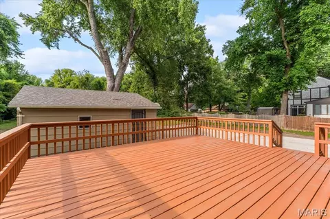 Exterior - 129 Orchard Dr, Belleville, IL 62221 photo 8 of 14
