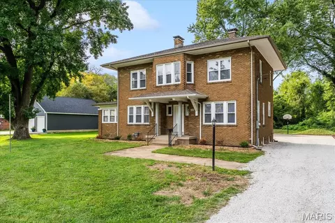 Exterior - 129 Orchard Dr, Belleville, IL 62221 photo 3 of 14