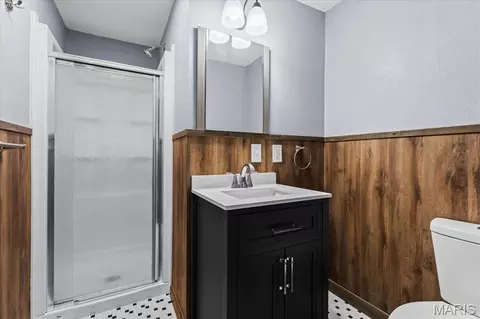 Bath - 129 Orchard Dr, Belleville, IL 62221 photo 1 of 2