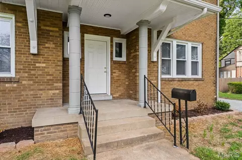 Exterior - 129 Orchard Dr, Belleville, IL 62221 photo 10 of 14