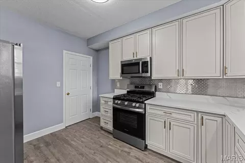 Kitchen - 129 Orchard Dr, Belleville, IL 62221 photo 1 of 4