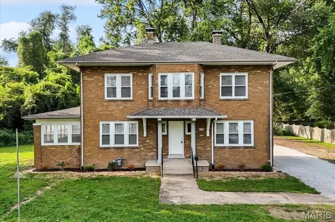 Exterior - 129 Orchard Dr, Belleville, IL 62221 photo 11 of 14