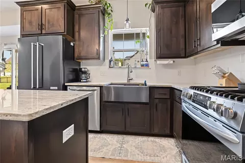 Kitchen - 358 Spring Valley Run, Festus, MO 63028 photo 2 of 2