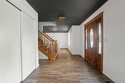 Entry Way - 16519 Conrad Rd, Brighton, IL 62012 photo 1 of 1
