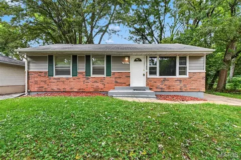 8513 Steve Ave, Hazelwood, MO 63042