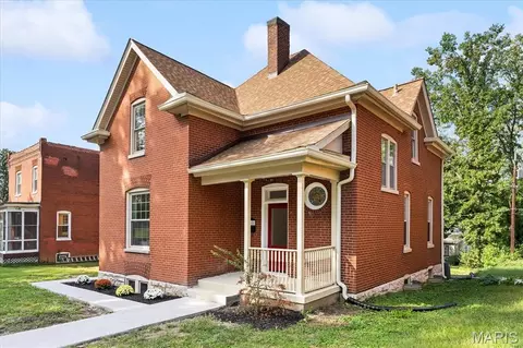 205 Voss Pl, Belleville, IL 62220