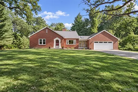 2315 Fairview Dr, Alton, IL 62002