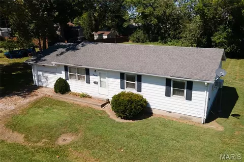 1000 W Church, Harrisburg, IL 62946