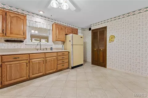 Kitchen - 833 Weedel Dr, Arnold, MO 63010 photo 2 of 4