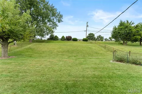 Exterior - 833 Weedel Dr, Arnold, MO 63010 photo 4 of 6