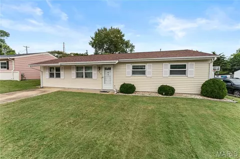 Exterior - 833 Weedel Dr, Arnold, MO 63010 photo 2 of 6