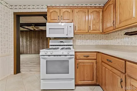 Kitchen - 833 Weedel Dr, Arnold, MO 63010 photo 4 of 4