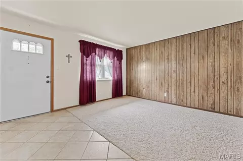 Living - 833 Weedel Dr, Arnold, MO 63010 photo 2 of 10