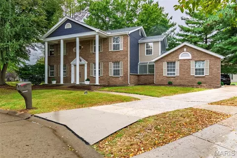 1112 English Saddle Rd, Florissant, MO 63034