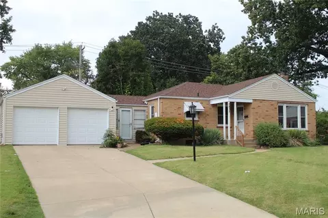 2835 Darwin Ct, Saint Louis, MO 63121
