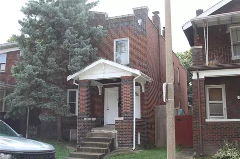 3676 Montana St, Saint Louis, MO 63116