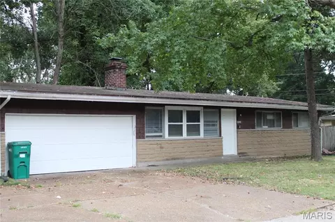 10448 Halls Ferry Rd, Saint Louis, MO 63136