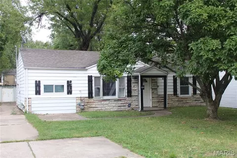9802 Dennis Dr, Saint Louis, MO 63136