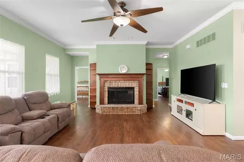 Living - 910 Oak Pass Ln, Sullivan, MO 63080 photo 1 of 3