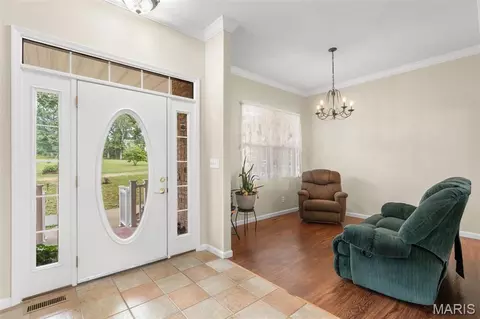 Entry Way - 910 Oak Pass Ln, Sullivan, MO 63080 photo 1 of 2