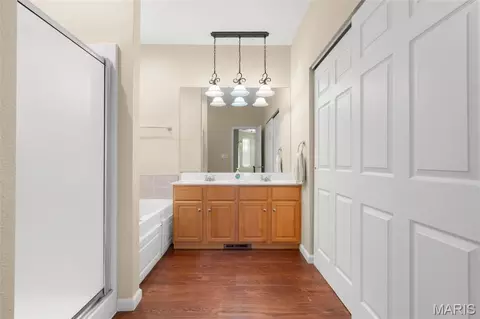 Bath - 910 Oak Pass Ln, Sullivan, MO 63080 photo 3 of 5