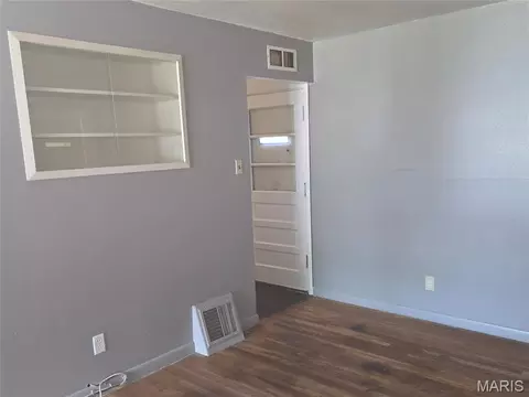 Living - 62 Bayview Ct, Ferguson, MO 63135 photo 3 of 3