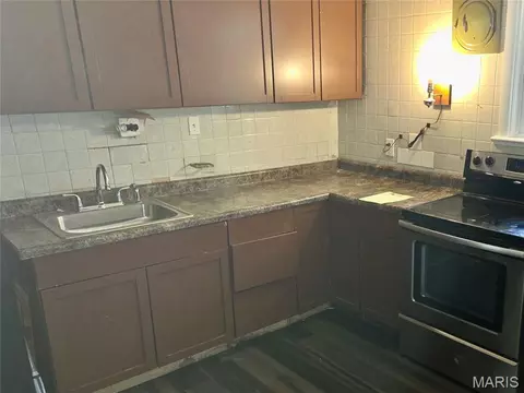Kitchen - 62 Bayview Ct, Ferguson, MO 63135 photo 2 of 2