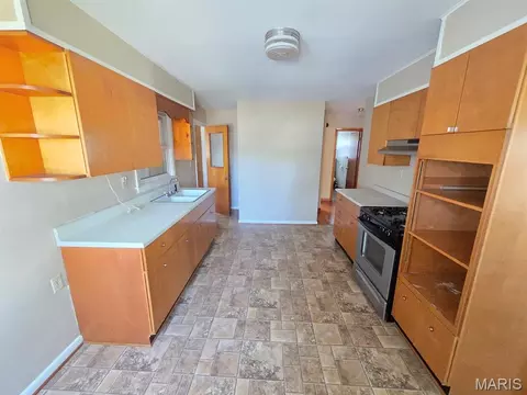 Kitchen - 407 Madison St, Canton, MO 63435 photo 3 of 5