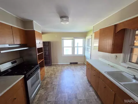 Kitchen - 407 Madison St, Canton, MO 63435 photo 2 of 5
