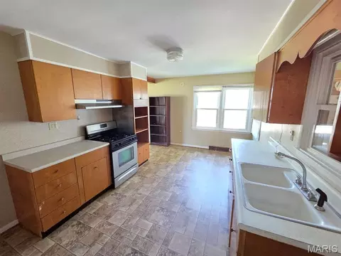 Kitchen - 407 Madison St, Canton, MO 63435 photo 1 of 5