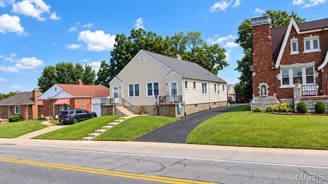 8522-8524 Mathilda Ave, Affton, MO 63123