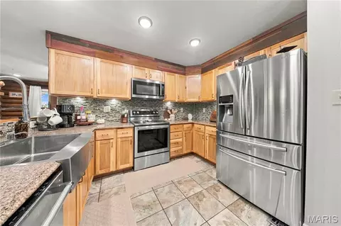 Kitchen - 1 Timber Ln, Salem, MO 65560 photo 2 of 2