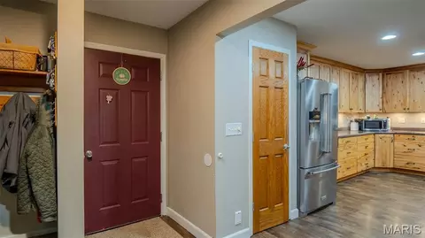 Entry Way - 1231 Brown Ln, Saint Clair, MO 63077 photo 2 of 7