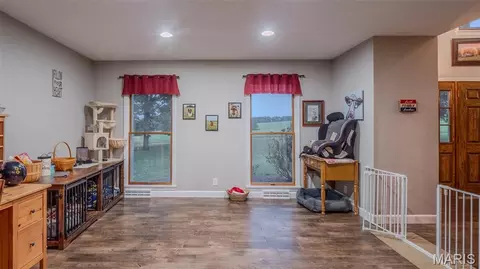 Entry Way - 1231 Brown Ln, Saint Clair, MO 63077 photo 3 of 7