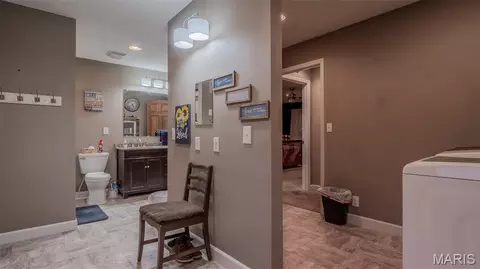 Entry Way - 1231 Brown Ln, Saint Clair, MO 63077 photo 6 of 7