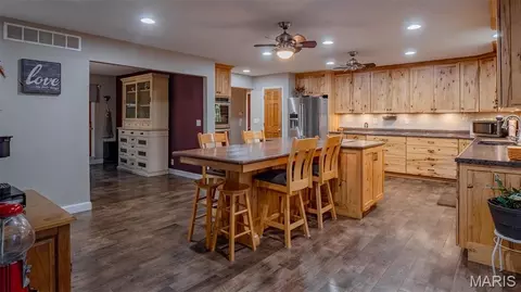 Kitchen - 1231 Brown Ln, Saint Clair, MO 63077 photo 2 of 2