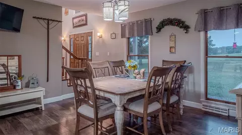 Dining - 1231 Brown Ln, Saint Clair, MO 63077 photo 2 of 2