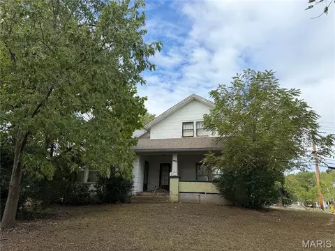 1202 S Main St, De Soto, MO 63020